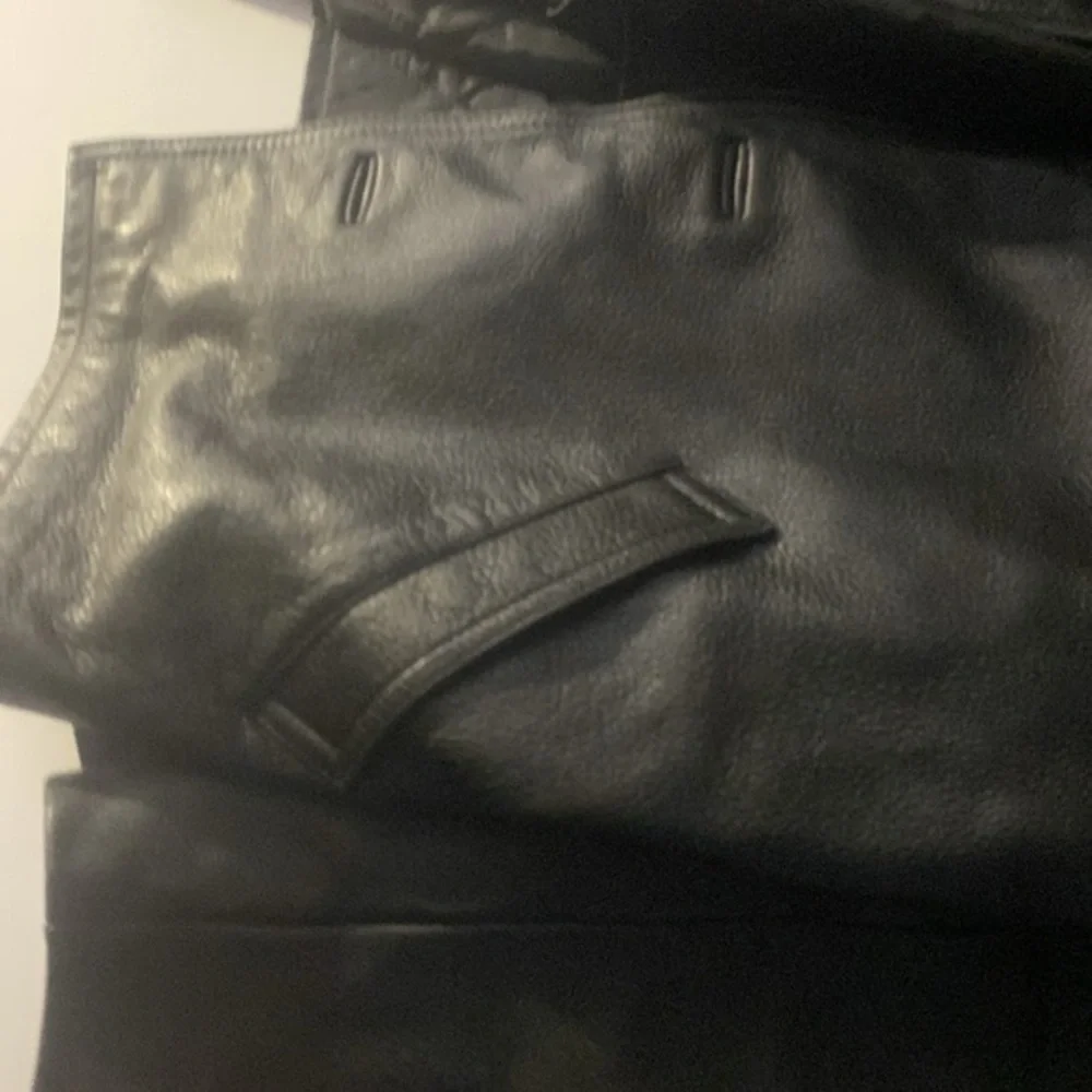 Misty Harbor black 100%leather jacket L